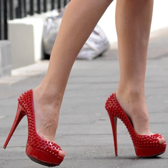 louboutin heels lady peep