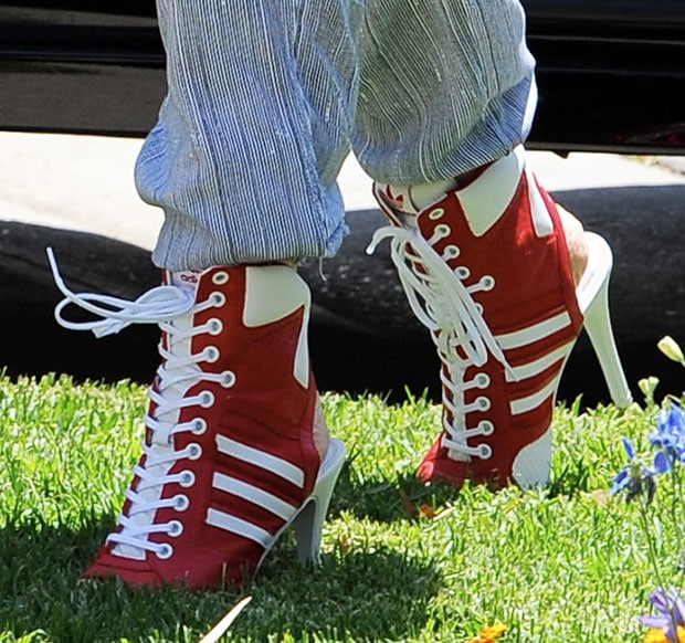 millimeter værst Fem Gwen Stefani's Red & White Jeremy Scott for adidas High-Heel Sneakers
