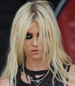 Taylor Momsen Rocks Clear Hooker Heels Stuffed With Dollar Bills