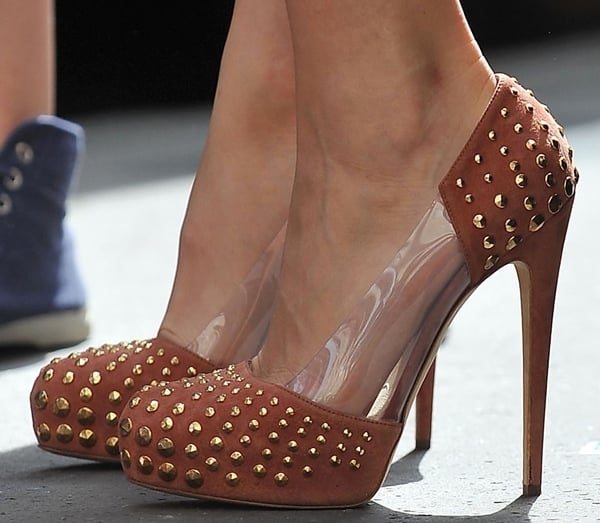 Blake Lively shows off her feet in Brian Atwood “Loca” pumps