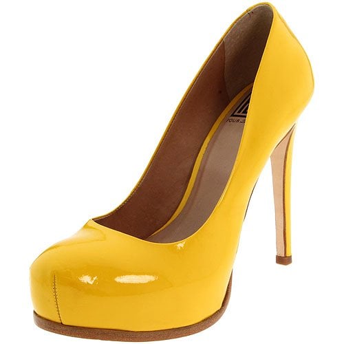 Leighton Meester Films Gossip Girl in Yellow Dress & Orange Shoes