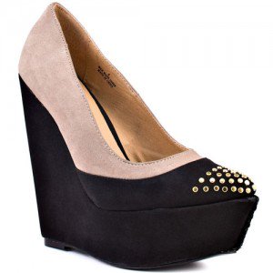 Fashion and Shoe Trends That Will Dominate 2012