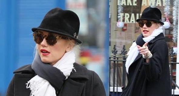 Gwen Stefani's Signature Scarf Style: A Lesson in Chic Contrast