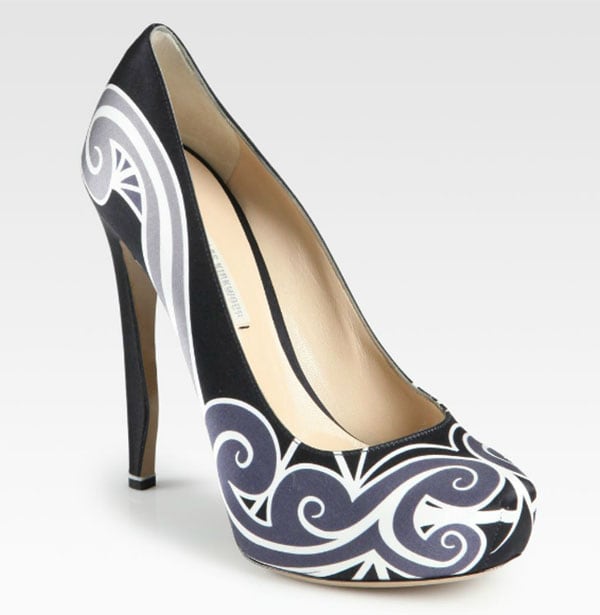 Nicholas Kirkwood Swirl-Print Satin Pumps in Black and White