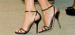 Gisele Bundchen Shows Off Her Sexy Stems in D&G Sandals