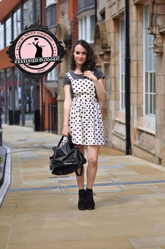 Pinafore dress clearance outfit