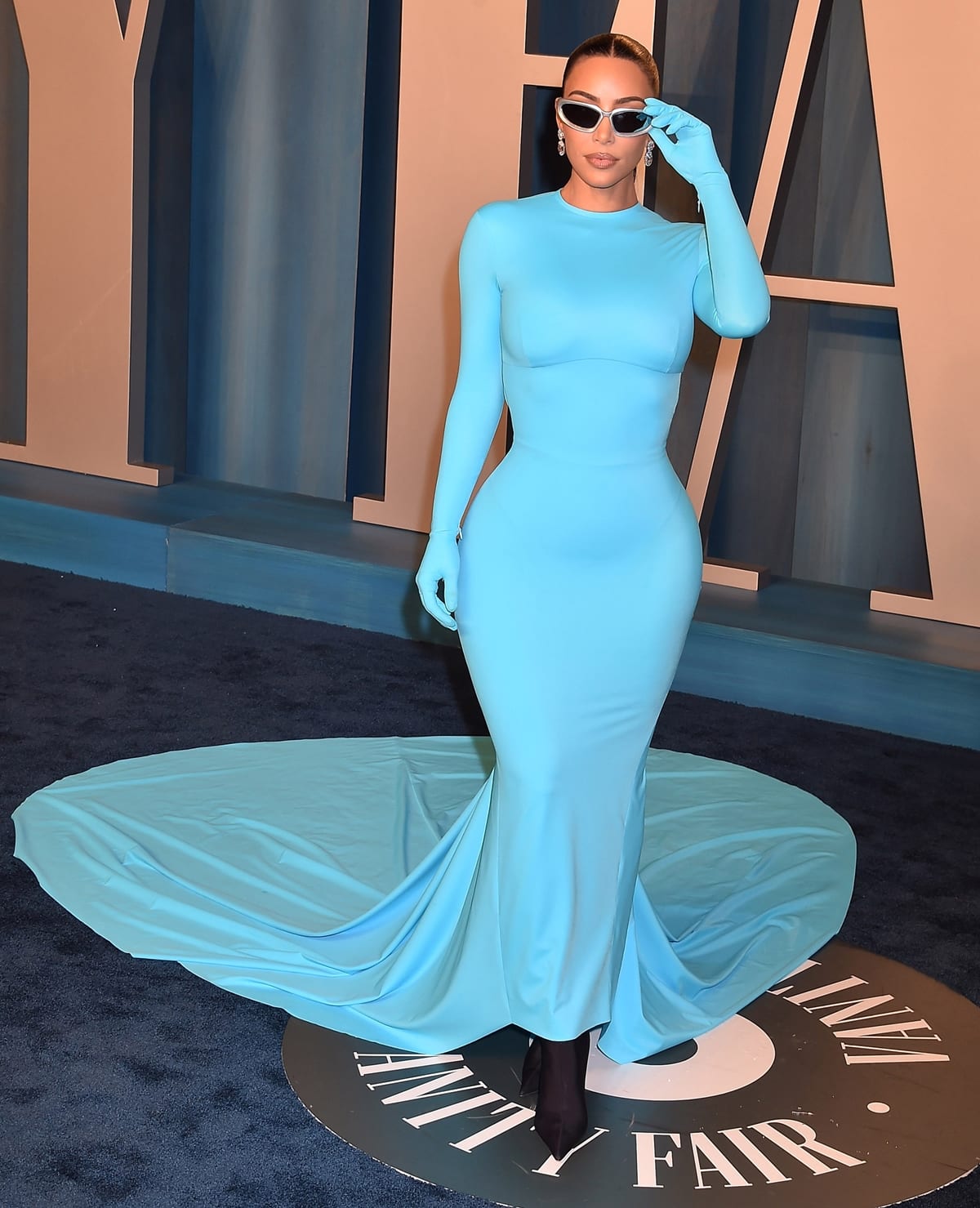 Kim Kardashian Shines In Sky Blue Balenciaga Dress At Vanity Fair Oscars After Party