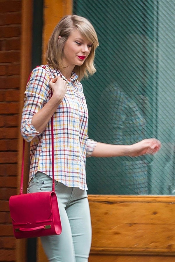 Taylor Swift in mint pastel AG Adriano Goldschmied super skinny ankle legging jeans