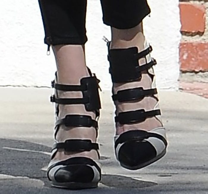 Gwen Stefani's black-and-white shoes