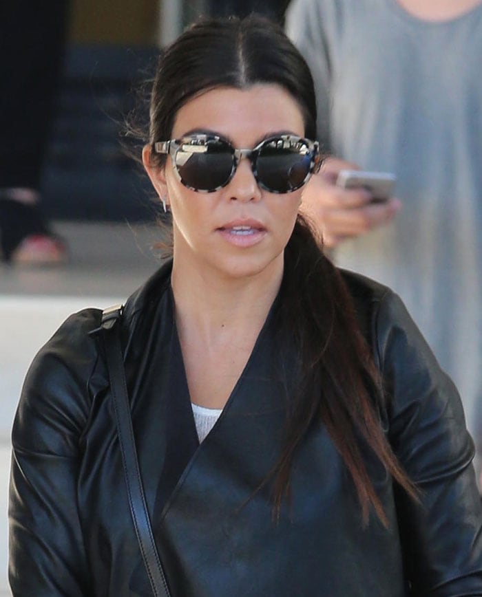 Kourtney Kardashian's oversized sunglasses