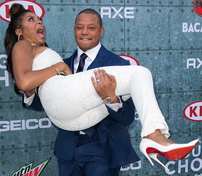 Terrence Howard carried Taraji P. Henson, who weighs approximately 60 kg (132 lb)