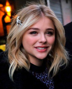 Chloë Grace Moretz Rocks Vibrant Sandals While Promoting The 5th Wave ...