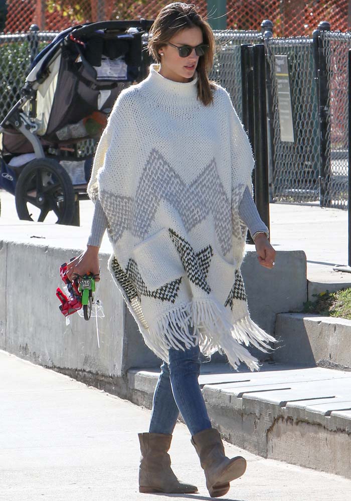 skål film uddannelse Alessandra Ambrosio Plays With Son Noah in Isabel Marant Crisi Boots