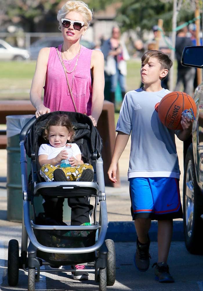 Gwen Stefani spends a day outdoors with her children