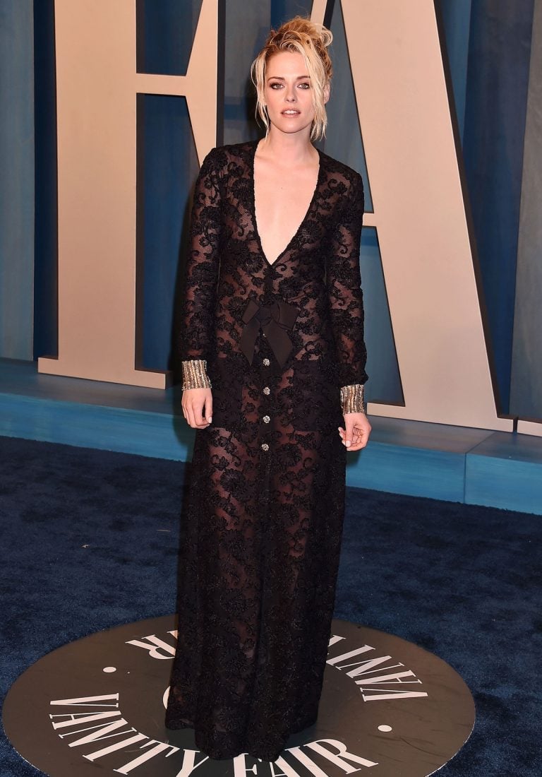 Kristen Stewart Shocks In Tiny Chanel Shorts At Oscars