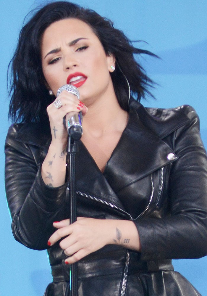 Demi Lovato wears her hair down as she performs on ABC's “Good Morning America”