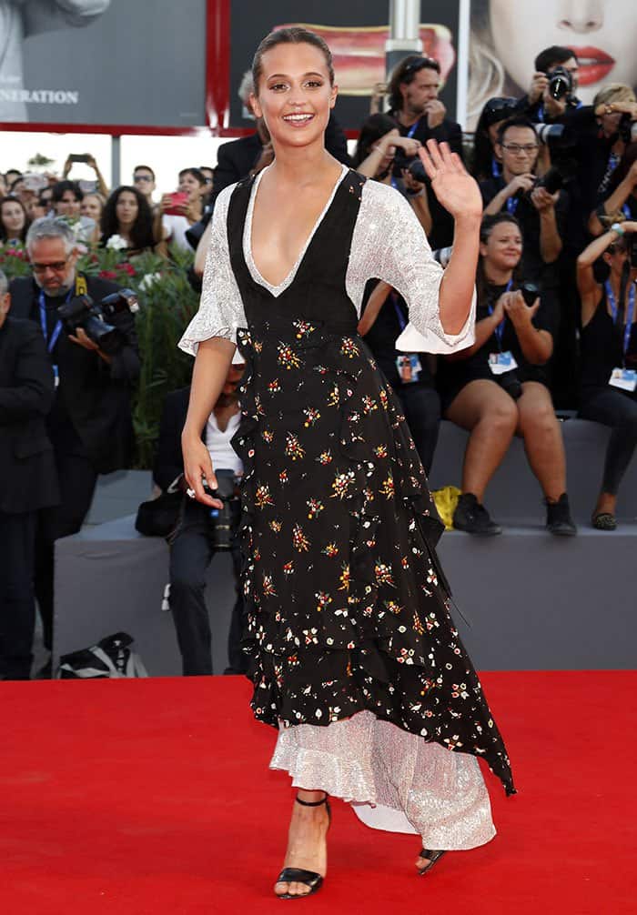Alicia Vikander Sparkles In Louis Vuitton On 'Jason Bourne' Red Carpet –  Footwear News