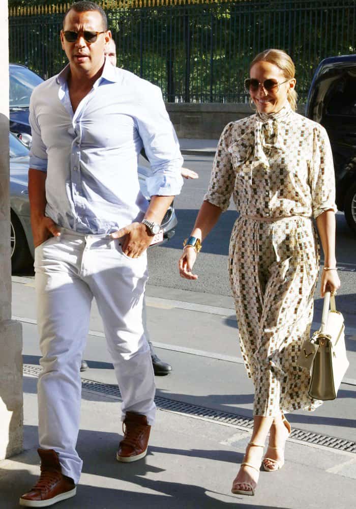 J.Lo is all smiles as she arrives at the Louvre with her boyfriend Alex Rodriguez