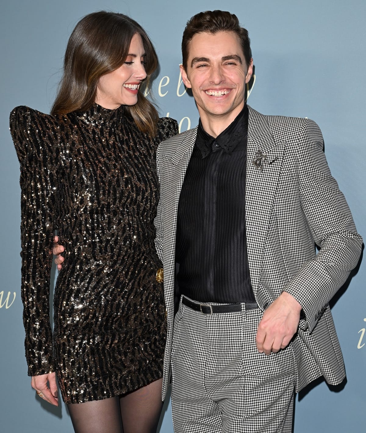 Alison Brie, at 5 feet 3 inches (160 cm), and Dave Franco, at 5 feet 5 ¾ inches (167 cm), display a subtle height difference of 2 ¾ inches (7 cm), which is often visually minimized in public appearances, especially when Brie chooses to wear high heels