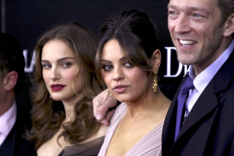 How Kunis And Portman Shot Black Swan Lesbian Sex Scene 