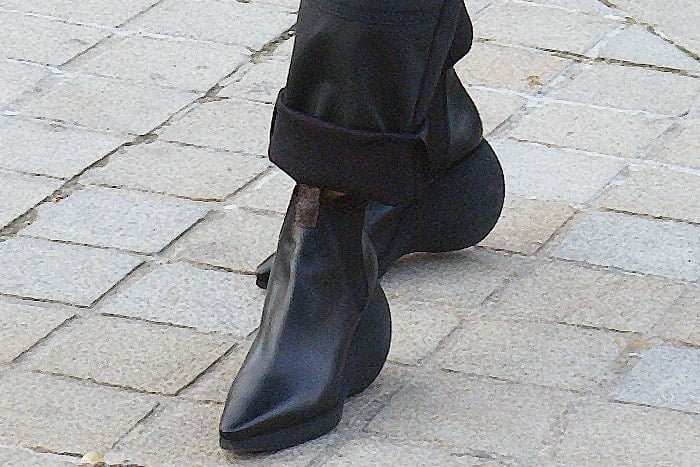Ugly Shoe Deja Vu: Bakers' version of Louis Vuitton's feather sandals >  Shoeperwoman