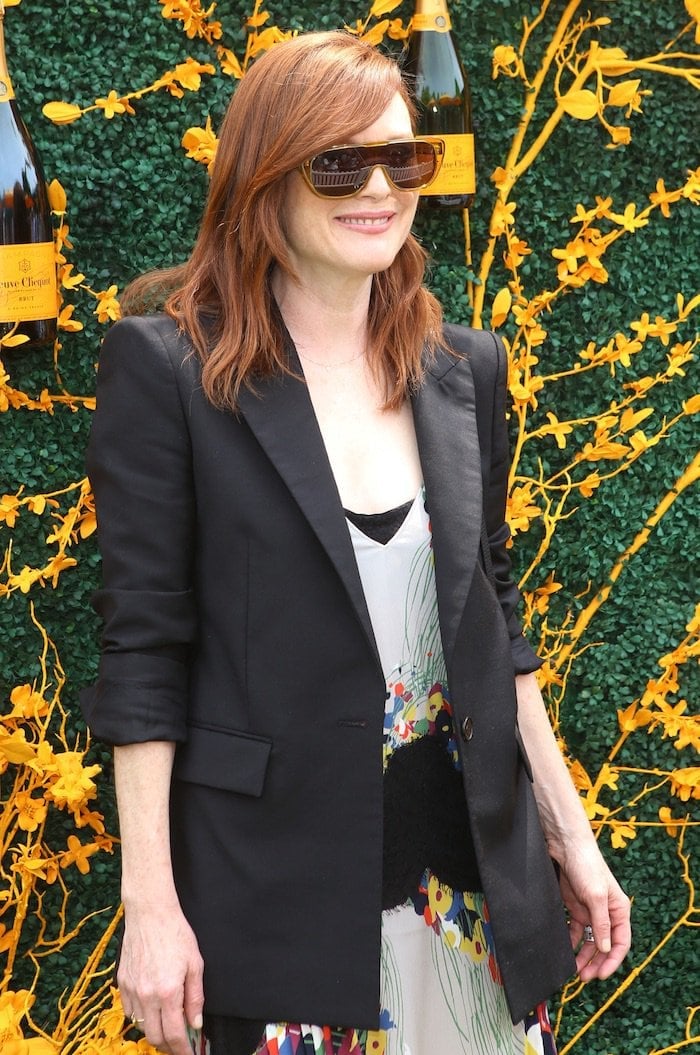 Julianne Moore's black blazer from Givenchy’s Pre-Fall 2019 collection