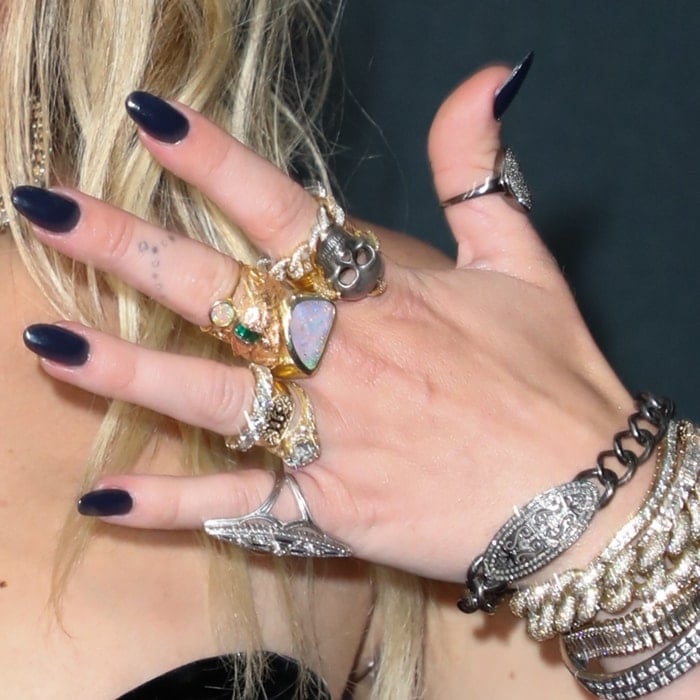 6 Best Celebrity Finger Tattoos Design Ideas For Women