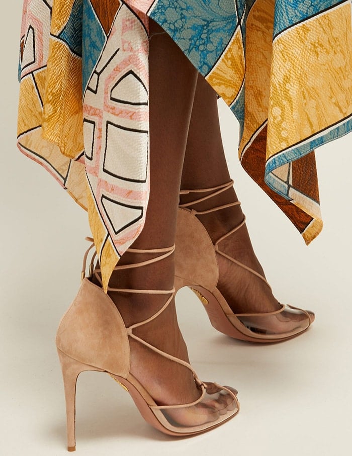 Designer Edgardo Osorio applies contemporary elements to classic silhouettes for Aquazzura’s latest collection, as showcased by these light pink Magic sandals