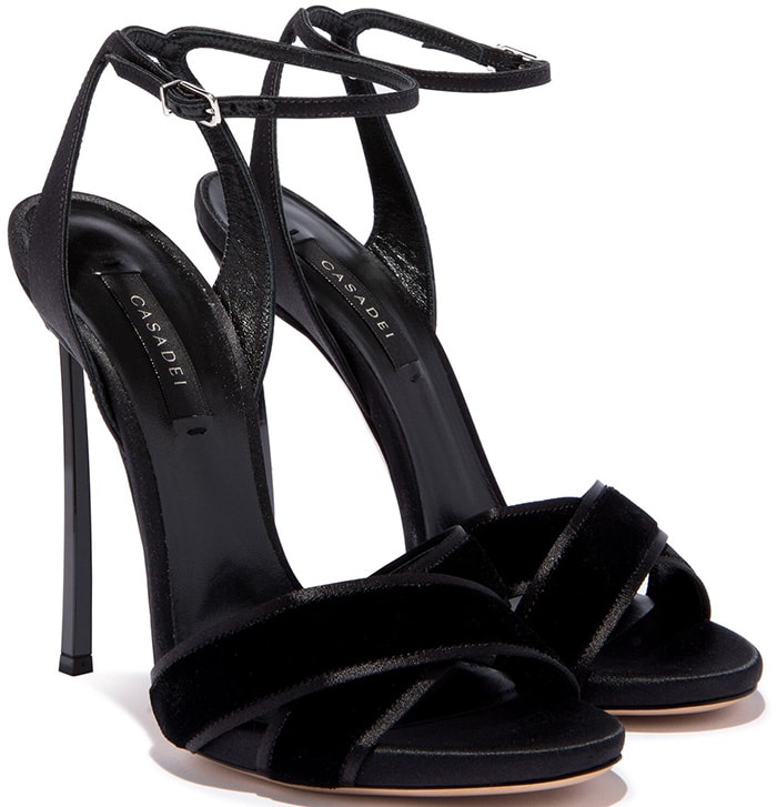 These Velvetop sandals are perfect for those who want to put together a more sophisticated outfit