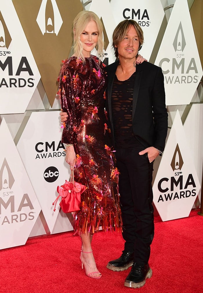 Nicole Kidman towers over her husband Keith Urban at the 53rd Annual CMA Awards on November 13, 2019