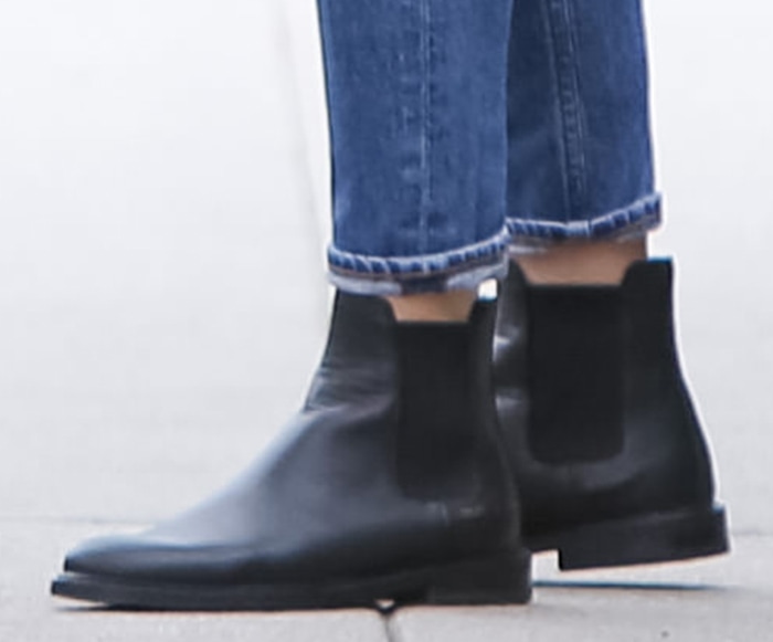 Ana de Armas teams her casual outfit with Common Projects Chelsea boots