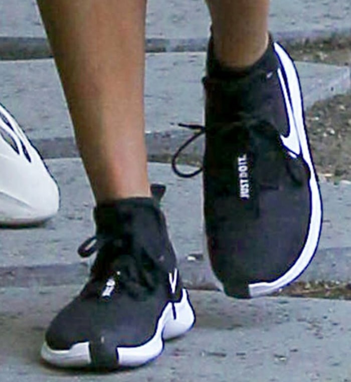 Hailey Bieber completes her casual look with Nike Tr8 shoes