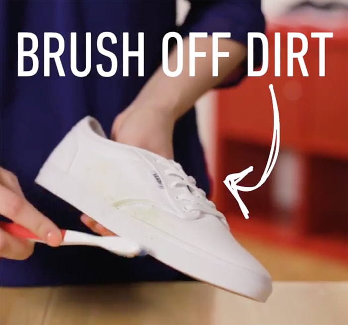 how to get grass stains off of white shoes