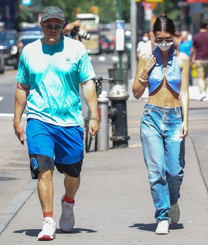Emily Ratajkowski Flashes Post-Baby Abs in Halter Crop Top and Low-Rise ...