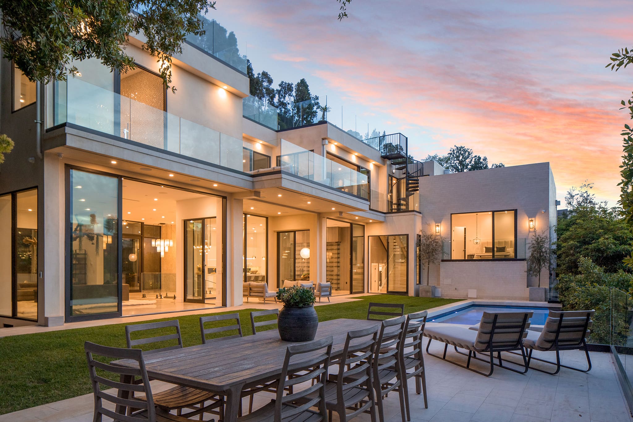Brooklyn Beckham and Nicola Peltz's 7,700 square-foot mansion has five bedrooms, five bathrooms, an infinity pool, and more