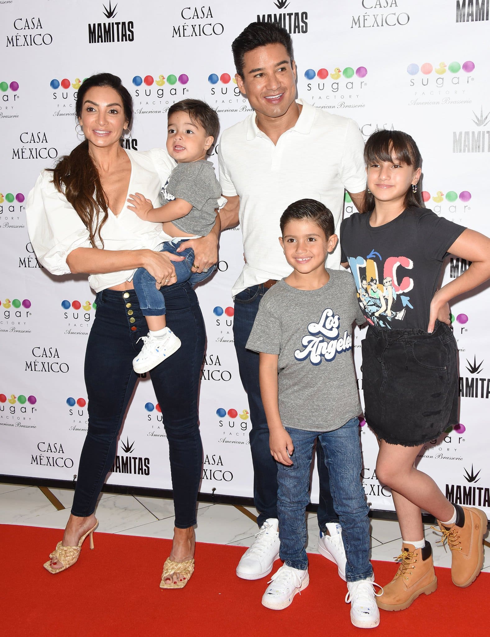 Mario Lopez, his wife Courtney Laine Mazza, and their three kids
