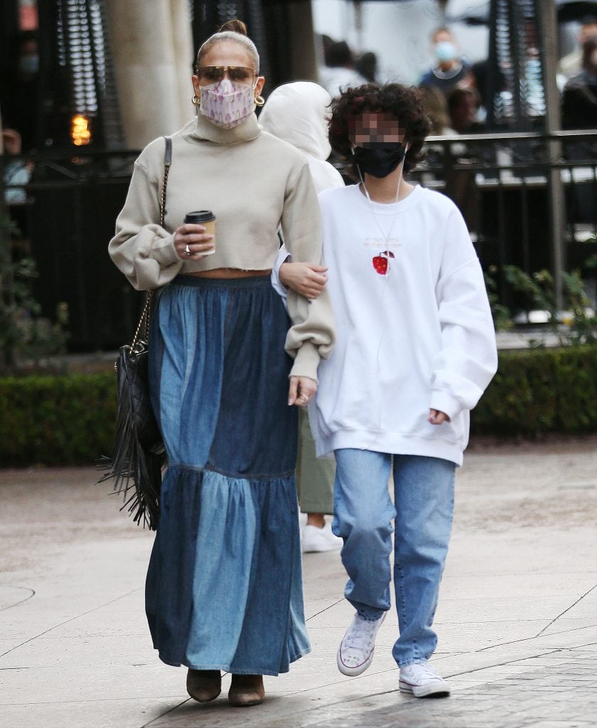 Jennifer Lopez Goes Shopping With Daughter Emme in Flowy Black Jumpsuit ...