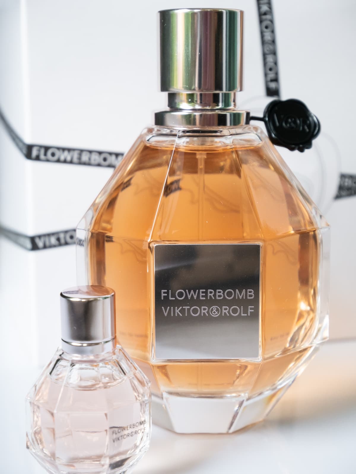 2004's Flowerbomb: Viktor & Rolf's breakthrough in women's fragrance