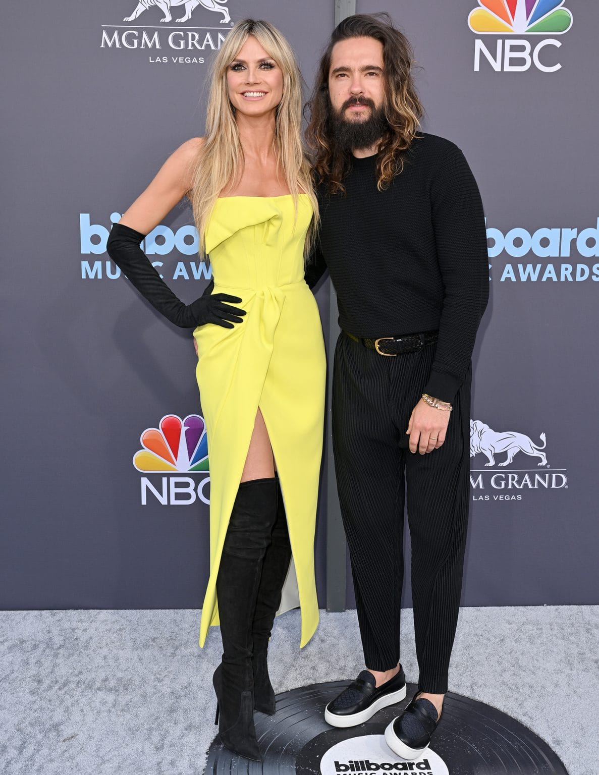 Heidi Klum Kisses Husband Tom Kaulitz in Strapless Nightshift Dress