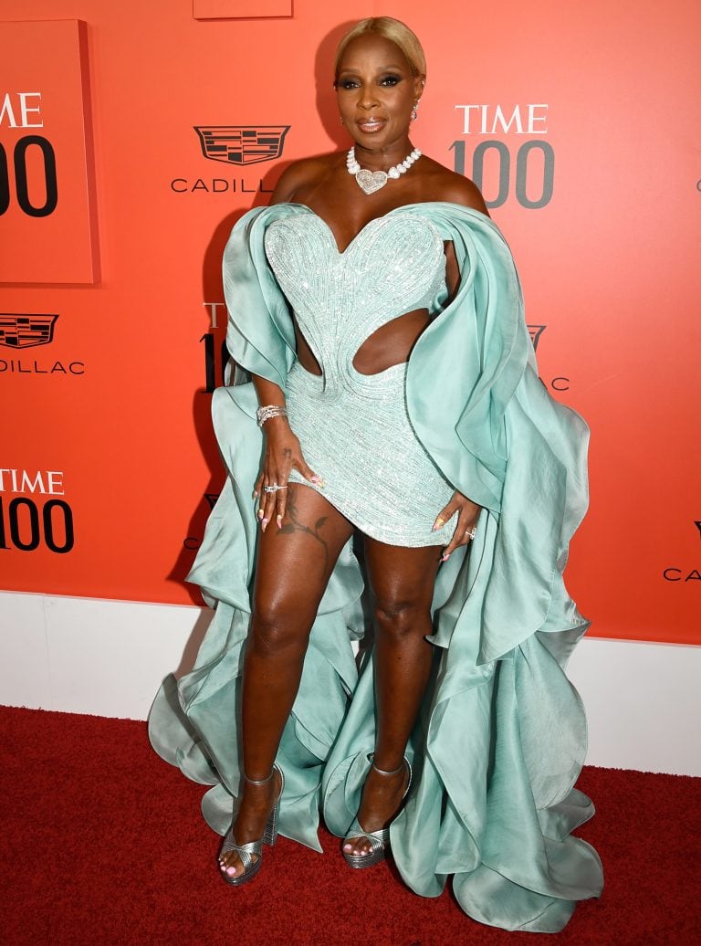 Mary J Blige Flaunts Legs In Heart Shaped Dress And Sundance Heels