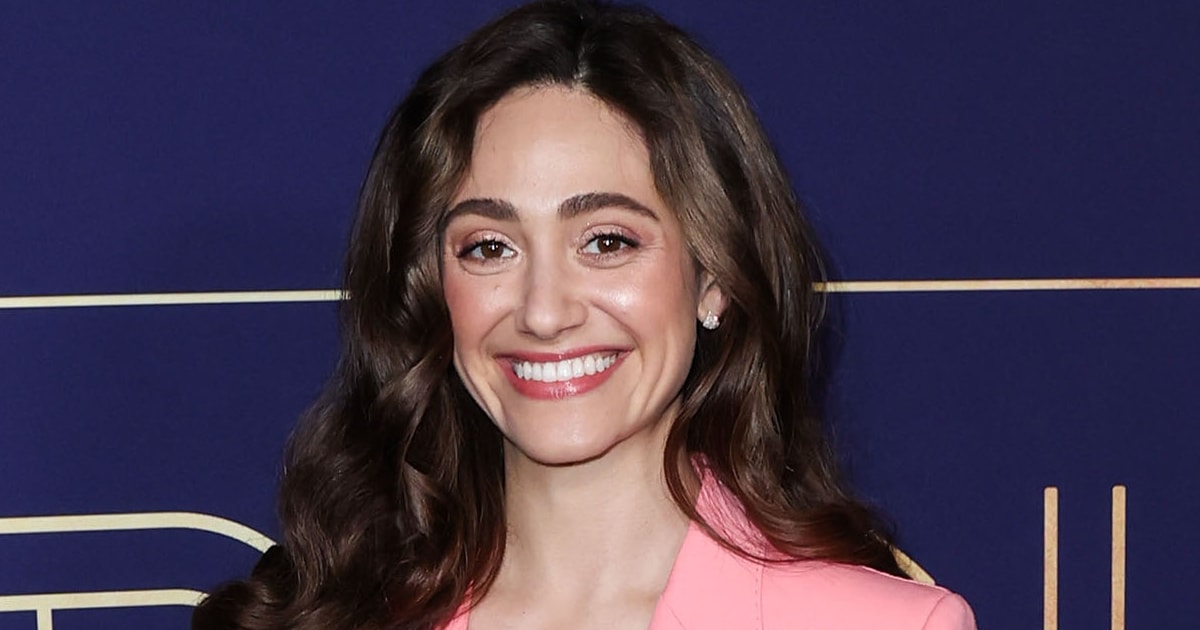 Emmy Rossum's Height and Shoe Size: How Tall Without Heels?