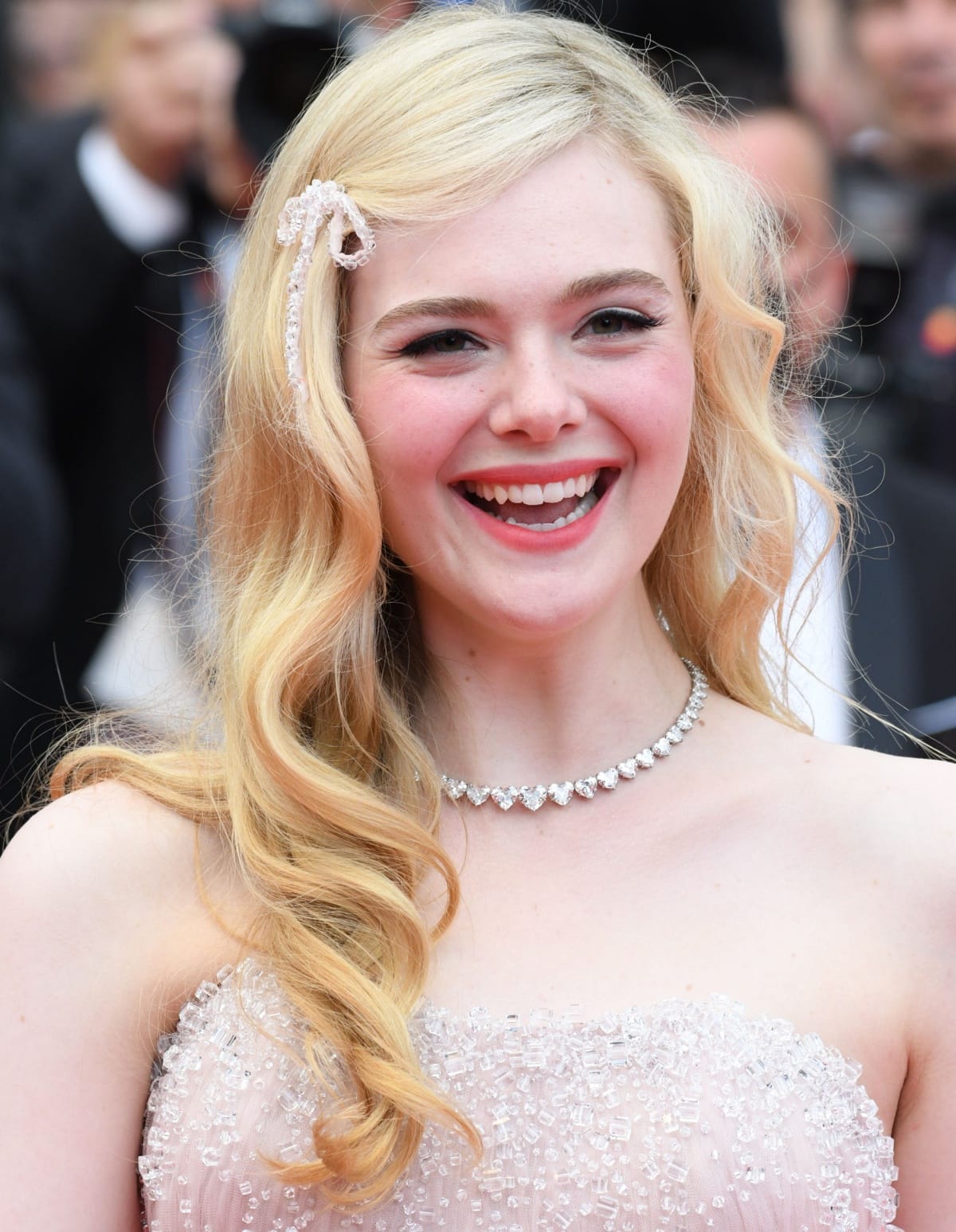 1200px x 1547px - Elle Fanning's Height, Net Worth, Hot Feet and Legs in Heels
