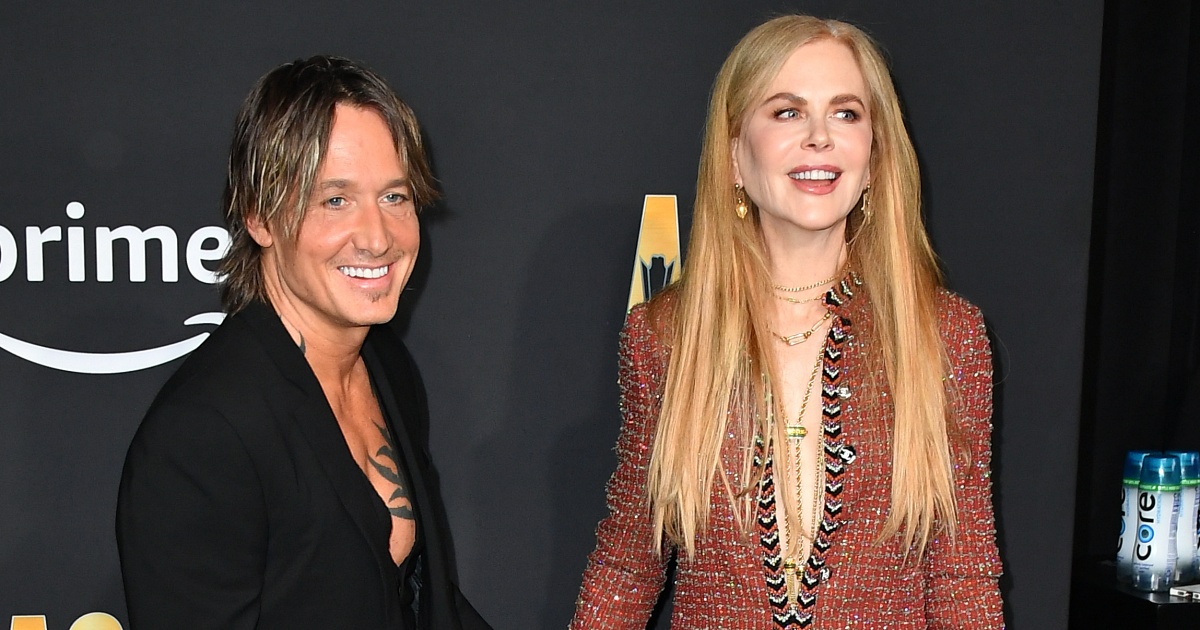 Nicole Kidman Stuns in Braless Chanel Tweed Jacket to Support Husband ...