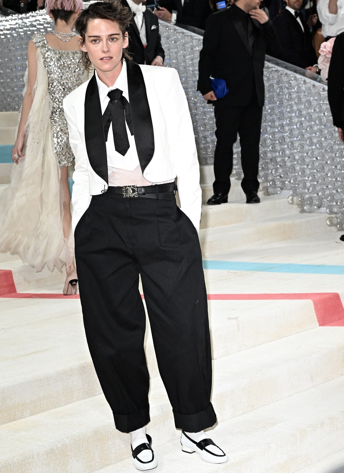 Kristen Stewart Gives Nod to Karl Lagerfeld in Androgynous Chanel Look