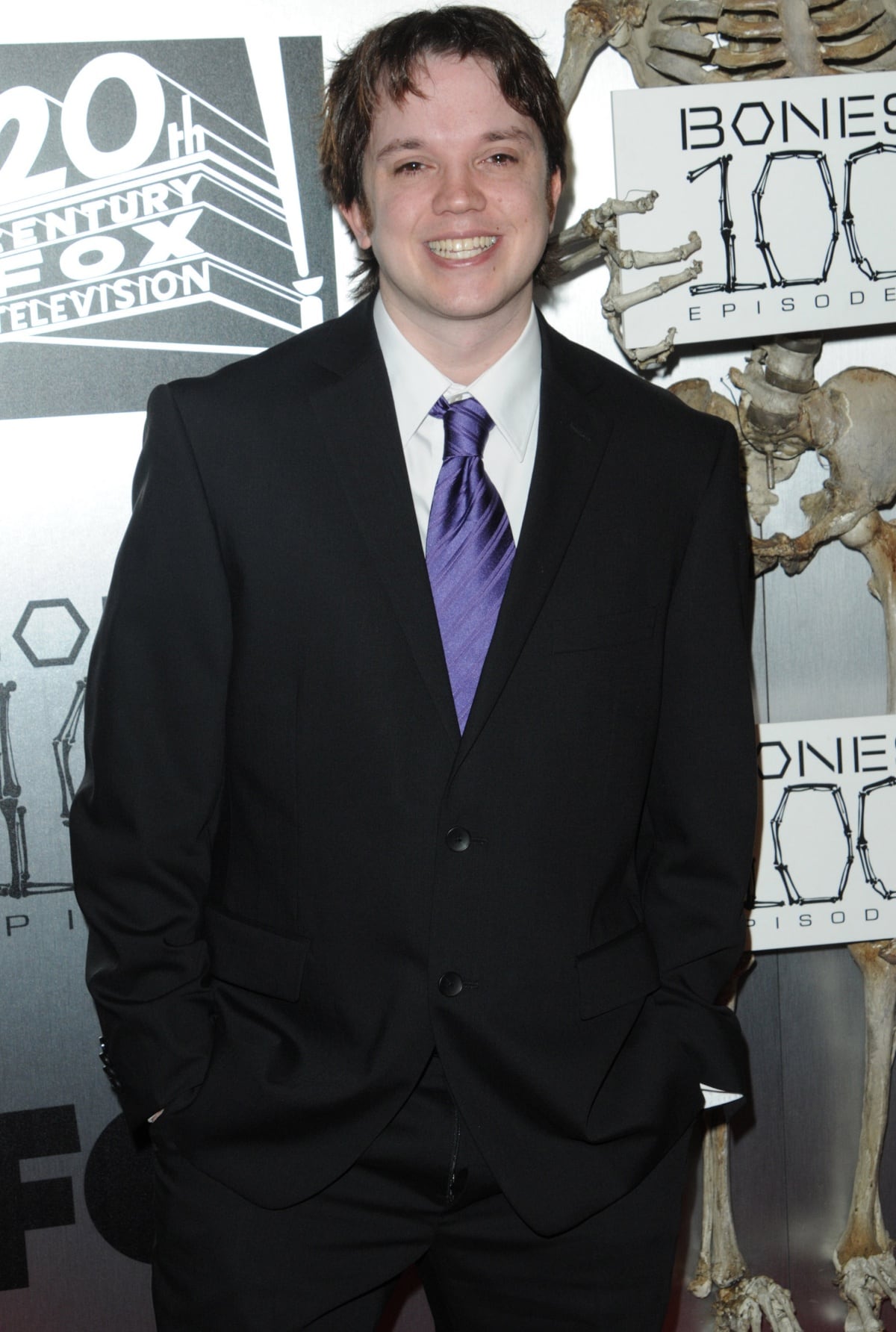 Eric Millegan has a height of 5 feet and 11 inches, and he has a net worth of $750,000