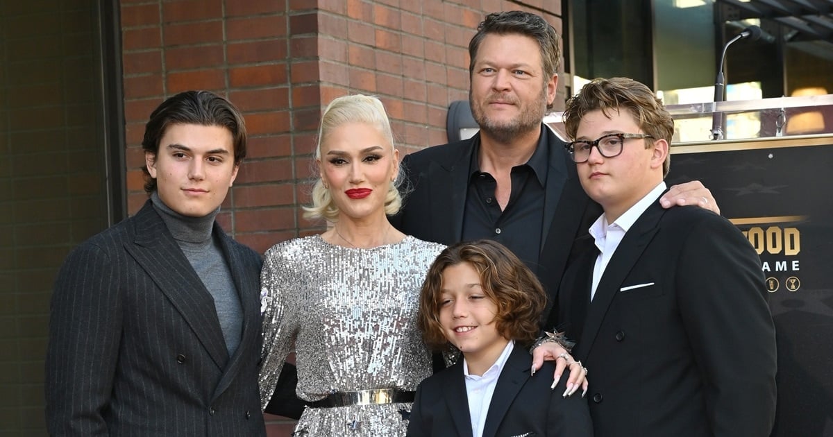 Gwen Stefani Shines Bright in Starry Silver Minidress at Hollywood Walk ...