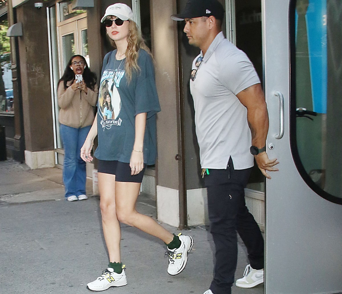 Taylor Swift Wore a Shania Twain T-Shirt and Biker Shorts in NYC