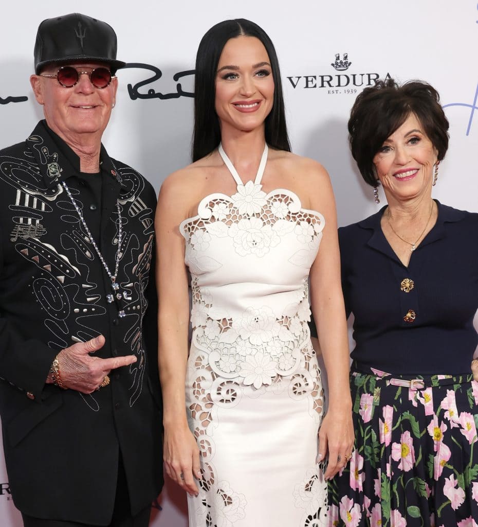 Katy Perry Dazzles in Oscar de la Renta at Colleagues Luncheon, Honored ...