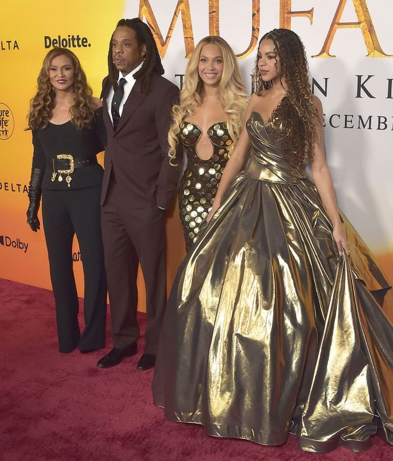 Beyoncé And Blue Ivy Serve Royal Looks In Gold At Mufasa: The Lion King ...